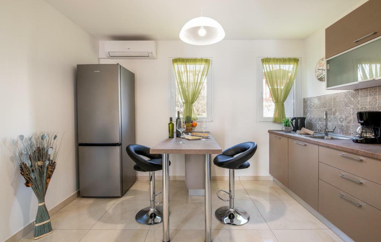 Family Apartment Ingrid Pula Exterior foto