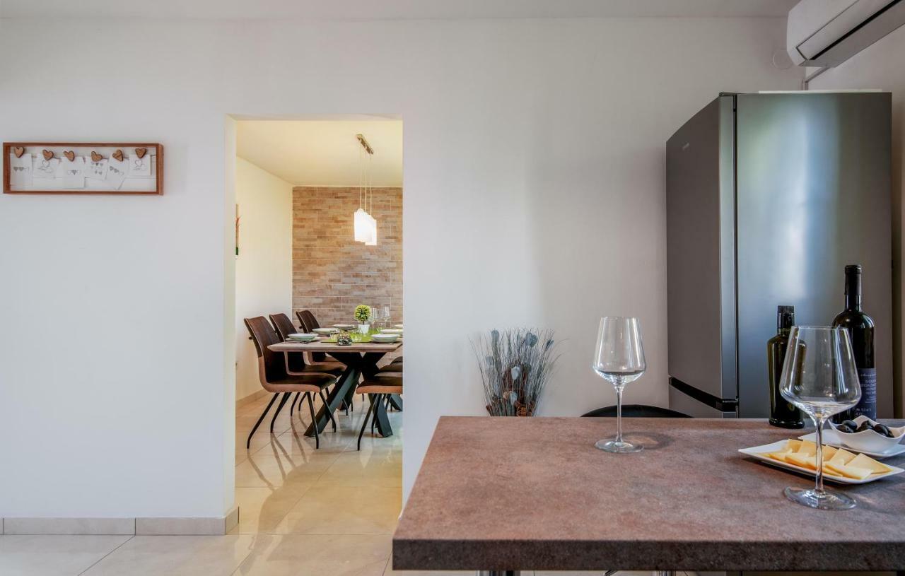Family Apartment Ingrid Pula Exterior foto